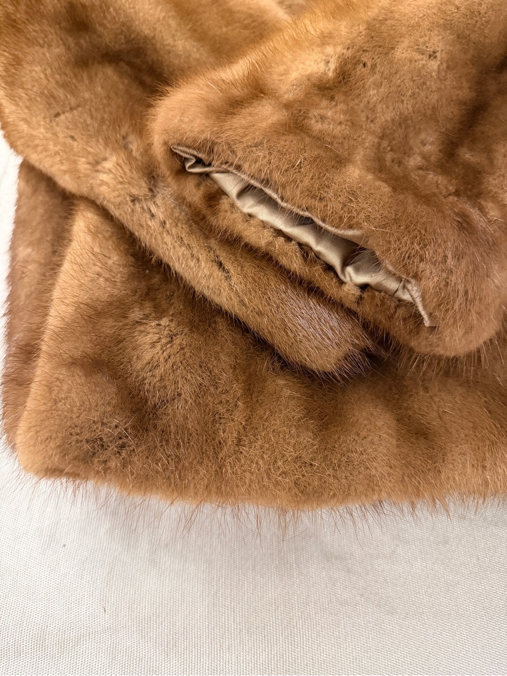 Luxury Vintage AVANTI Genuine Mink Fur Coat – Timeless Elegant Statement Piece - Picture 4 of 7